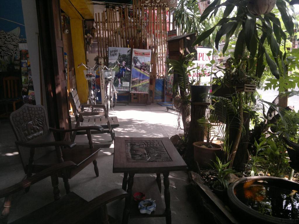 Cumpun Guest House Chiang Mai Esterno foto